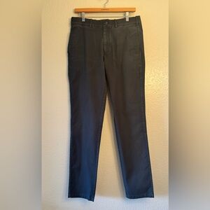 Hill City: Men’s Lightweight Everyday Pant, Charcoal Grey. 32/34